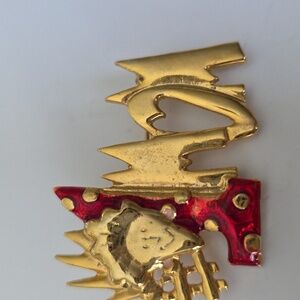 Vintage MOM Brooch – Abstract Gold-Tone with Red Enamel & Heart Cut-Out #1 MOM